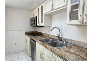 802 Nw 87th Ave 315 Miami, FL 33172 - MLS#A11952910