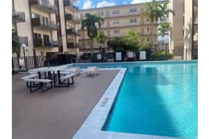 1950 W 54th St 105, Hialeah