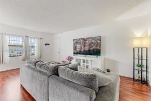 301 Sw 135th Ave 118c Pembroke Pines, FL 33027 - MLS#A11952972