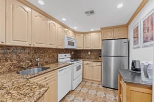 16465 Ne 22nd Ave 302 North Miami Beach, FL 33160 - MLS#A11953004