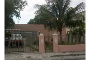 110 Nw 52nd St, Miami