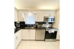 8089 Sweetbriar Way Boca Raton, FL 33496 - MLS#A11953028