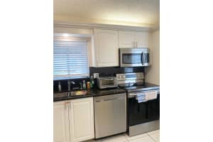 8089 Sweetbriar Way Boca Raton, FL 33496 - MLS#A11953028