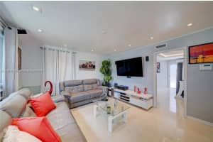 801 E 16th Pl Hialeah, FL 33010 - MLS#A11953035