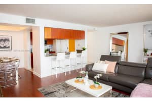 1200 Brickell Bay Dr 1901 Miami, FL 33131 - MLS#A11953047