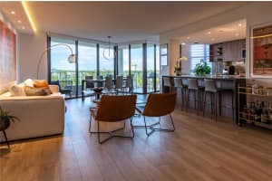 1000 Quayside Ter 801, Miami