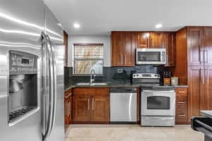 8411 Lagos De Campo Blvd 110u Tamarac, FL 33321 - MLS#A11953095