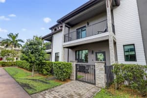 4975 Nw 83rd Path, Doral