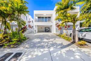 817 Ne 17th Way Fort Lauderdale, FL 33304 - MLS#A11953197