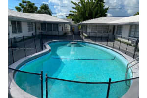 724 Ne 6th St 9 Hallandale Beach, FL 33009 - MLS#A11953198