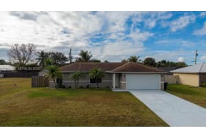 672 Sw Stillman Ave Port Saint Lucie, FL 34953 - MLS#A11953204