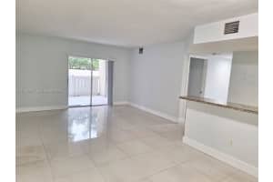 18810 Nw 57th Ave 104 Hialeah, FL 33015 - MLS#A11953237