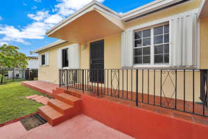 17950 Nw 6th Ct Miami Gardens, FL 33169 - MLS#A11953322