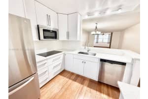 901 Ne 14th Ave 104 Hallandale Beach, FL 33009 - MLS#A11953365