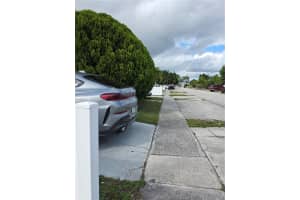 3860 E 9th Ln 3860 Hialeah, FL 33013 - MLS#A11953490