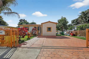 520 Ne 111th St Miami, FL 33161 - MLS#A11953500