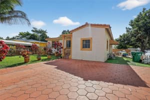 520 Ne 111th St Miami, FL 33161 - MLS#A11953500