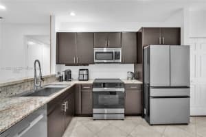 121 Nw 2nd Ave 4 Hallandale Beach, FL 33009 - MLS#A11953519