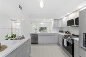 1300 Sw 125th Ave 306k Pembroke Pines, FL 33027 - MLS#A11953522