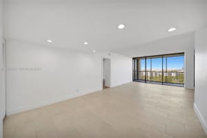 20379 W Country Club Dr 1232 Aventura, FL 33180 - MLS#A11953546