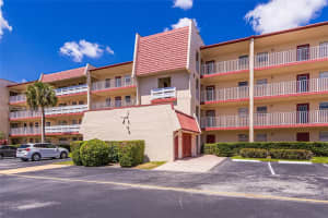 1040 Country Club Dr 306, Margate