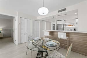 1665 Bay Rd 518, Miami Beach