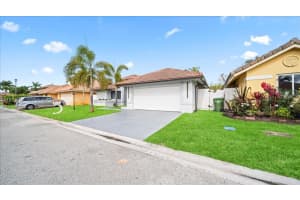 11611 Sw 9th Ct Pembroke Pines, FL 33025 - MLS#A11953659