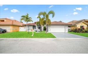 11611 Sw 9th Ct Pembroke Pines, FL 33025 - MLS#A11953659