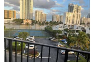 1000 Parkview Dr 528 Hallandale Beach, FL 33009 - MLS#A11953757