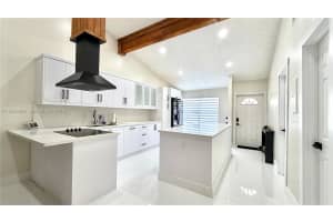 10271 Oleander Ct Pembroke Pines, FL 33026 - MLS#A11953808