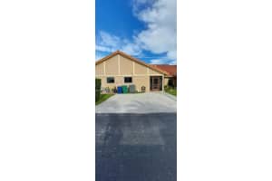 19525 E Cypress Ct E 19525 Hialeah, FL 33015 - MLS#A11953840