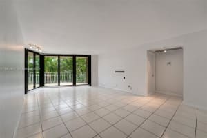 2000 Towerside Terrace APT 608, Miami, FL 33138, - MLS#A11953887