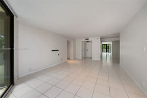 2000 Towerside Terrace APT 608, Miami, FL 33138, - MLS#A11953887