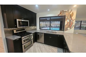 6371 Hutchinson Rd Miami Lakes, FL 33014 - MLS#A11953910