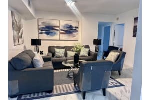 9340 Fontainebleau Blvd 313 Miami, FL 33172 - MLS#A11953947