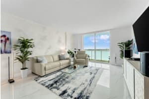 1900 N Bayshore Dr 3202, Miami