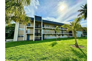 Building 15, 8000 Fairview Dr APT 203, Tamarac, FL 33321, - MLS#A11953987
