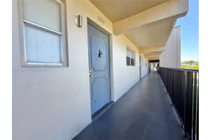 Building 15, 8000 Fairview Dr APT 203, Tamarac, FL 33321, - MLS#A11953987