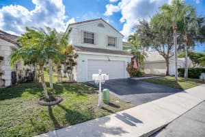 13930 Oak Ridge Dr Davie, FL 33325 - MLS#A11954036