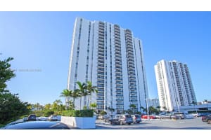 3675 N Country Club Dr 1102 Aventura, FL 33180 - MLS#A11954049