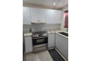 1095 W 40th St 26, Hialeah