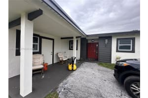 5700 Sw 54th Ter Davie, FL 33314 - MLS#A11954092