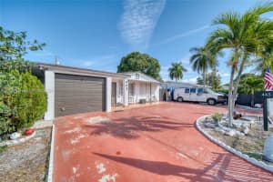 443 Barnett St West Palm Beach, FL 33405 - MLS#A11954127