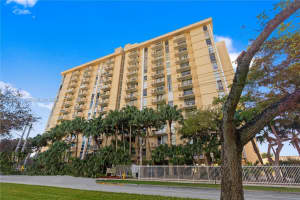 2350 Ne 135th St 1202 North Miami, FL 33181 - MLS#A11954151