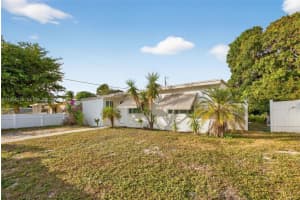 171 Tulip Tree Dr, Lake Worth