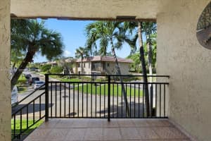 302 Lakeview Dr 203 Weston, FL 33326 - MLS#A11954179