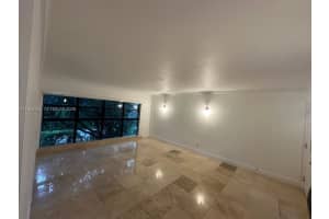 32 Camden Dr 7 Bal Harbour, FL 33154 - MLS#A11954215