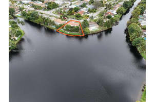 3241 Nw 40th St Lauderdale Lakes, FL 33309 - MLS#A11954284