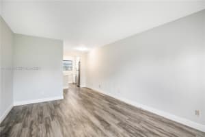 7725 Carlyle Ave 10 Miami Beach, FL 33141 - MLS#A11954413