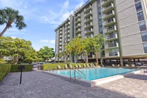 4848 Nw 24th Ct 210, Lauderdale Lakes